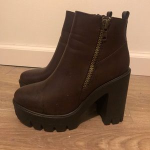 Chunky heel boot